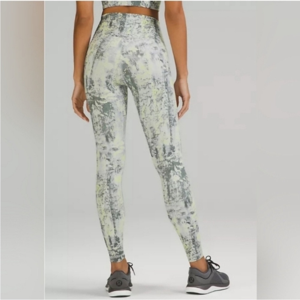 Lululemon Athletica Gray and White Patterned Leggings NWOT Size 0